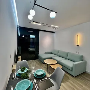 Deluxe Bllok Tirana