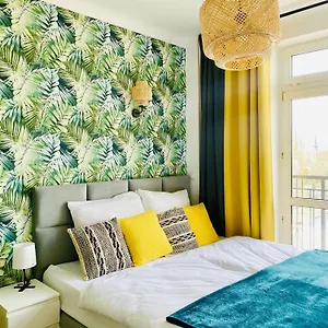 https://apt-olivia-soneczny-apartament-w-centrum-warszawy.warsawhotelspoland.com