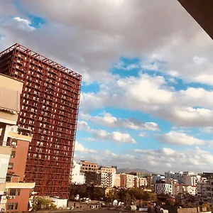 Laureta Tirana