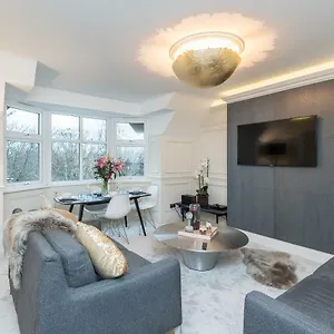 https://spaces-for-living-apartments.yorkshirehotels.net