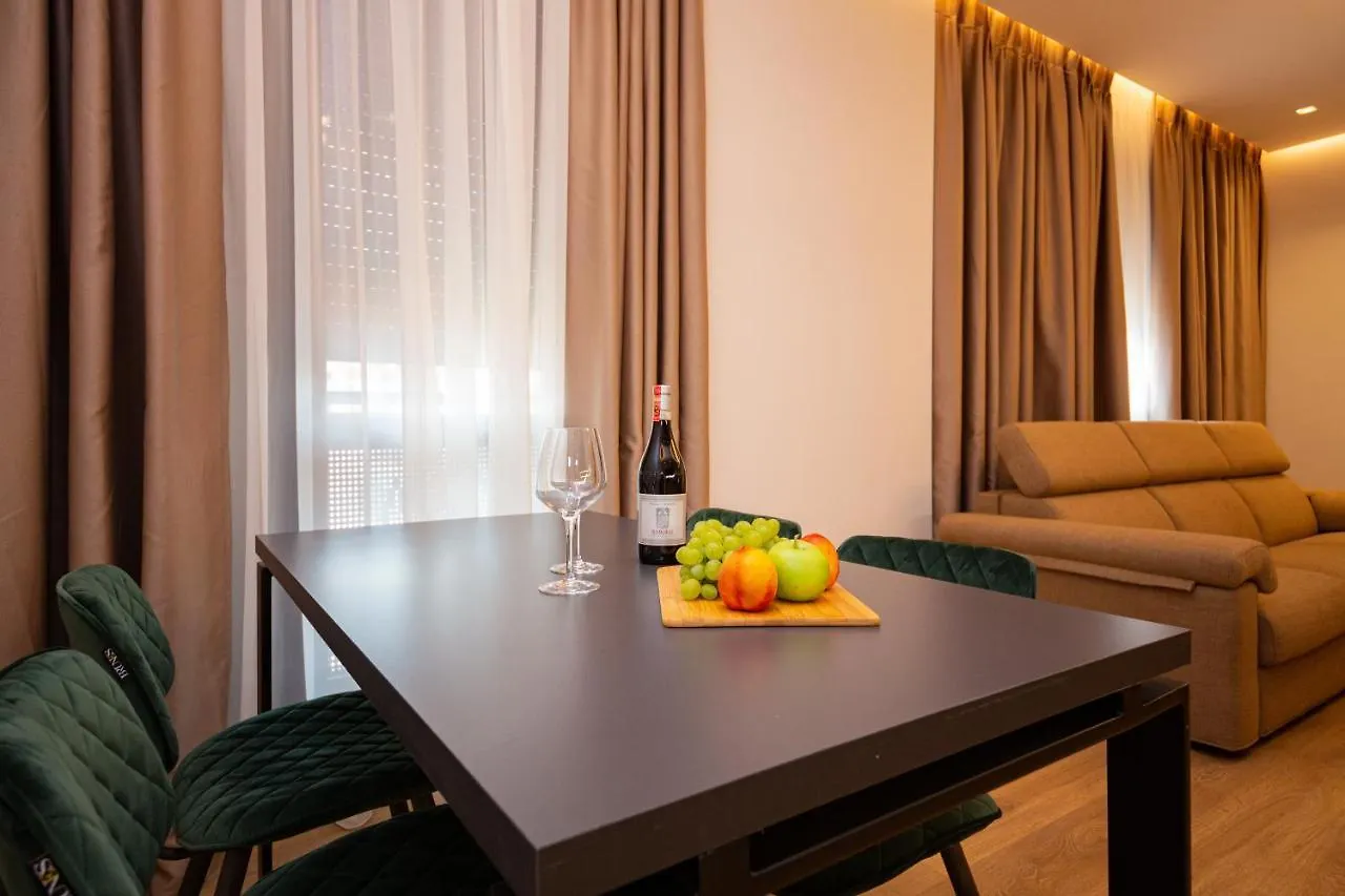 Central Chic Apartments Tirana 0*,