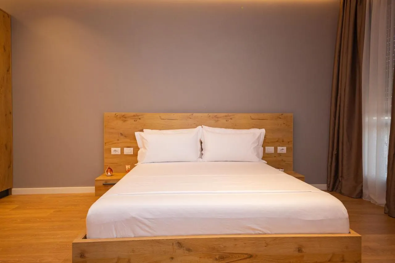 Central Chic Apartments Tirana